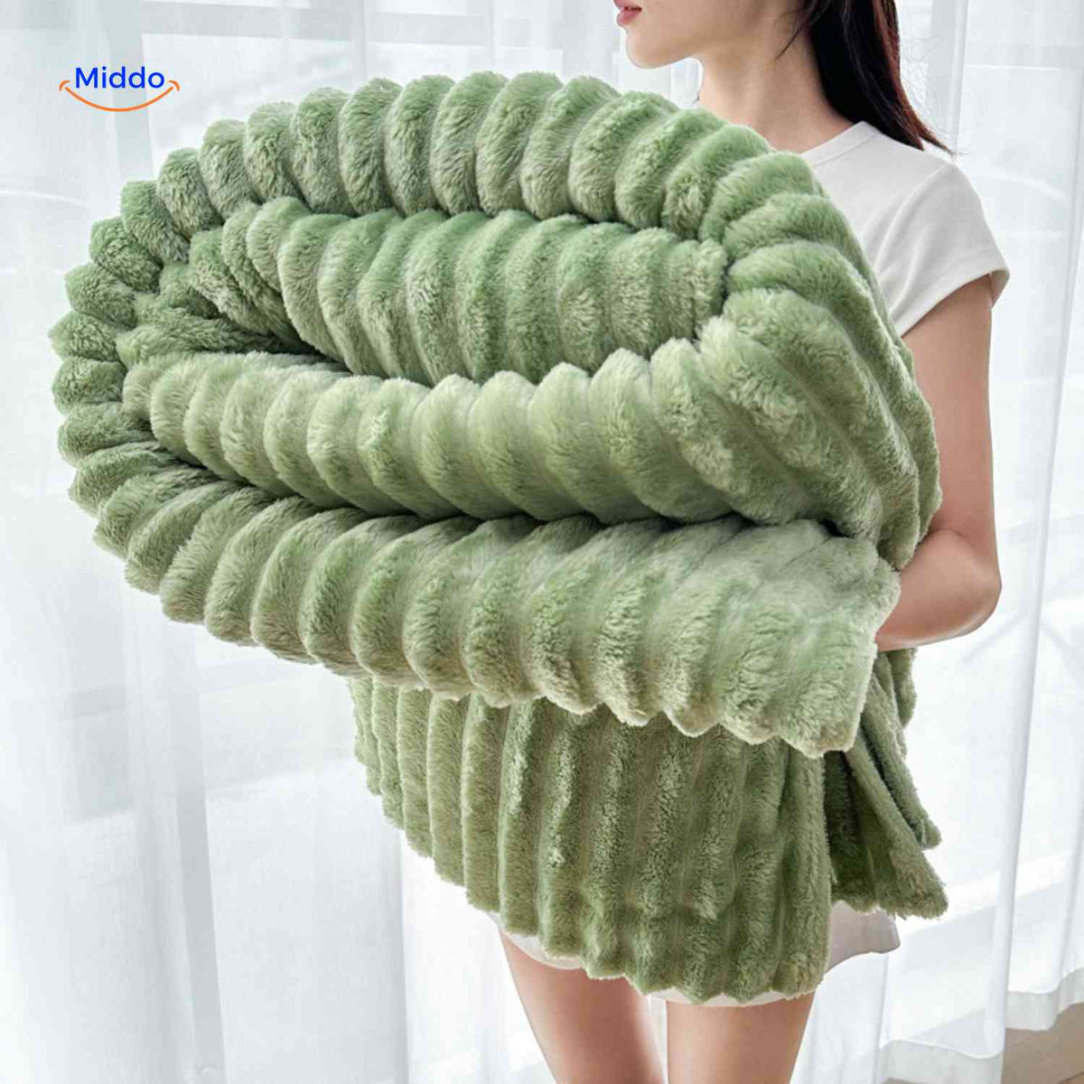 Fluffina thick plush ribbed blanket