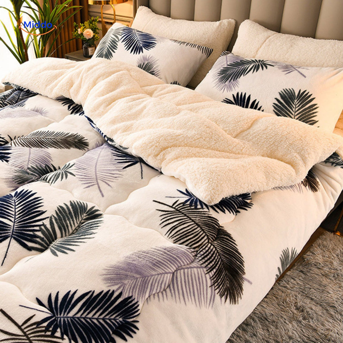Warmora luxury duvet cover with sherpa lining and leaf print
