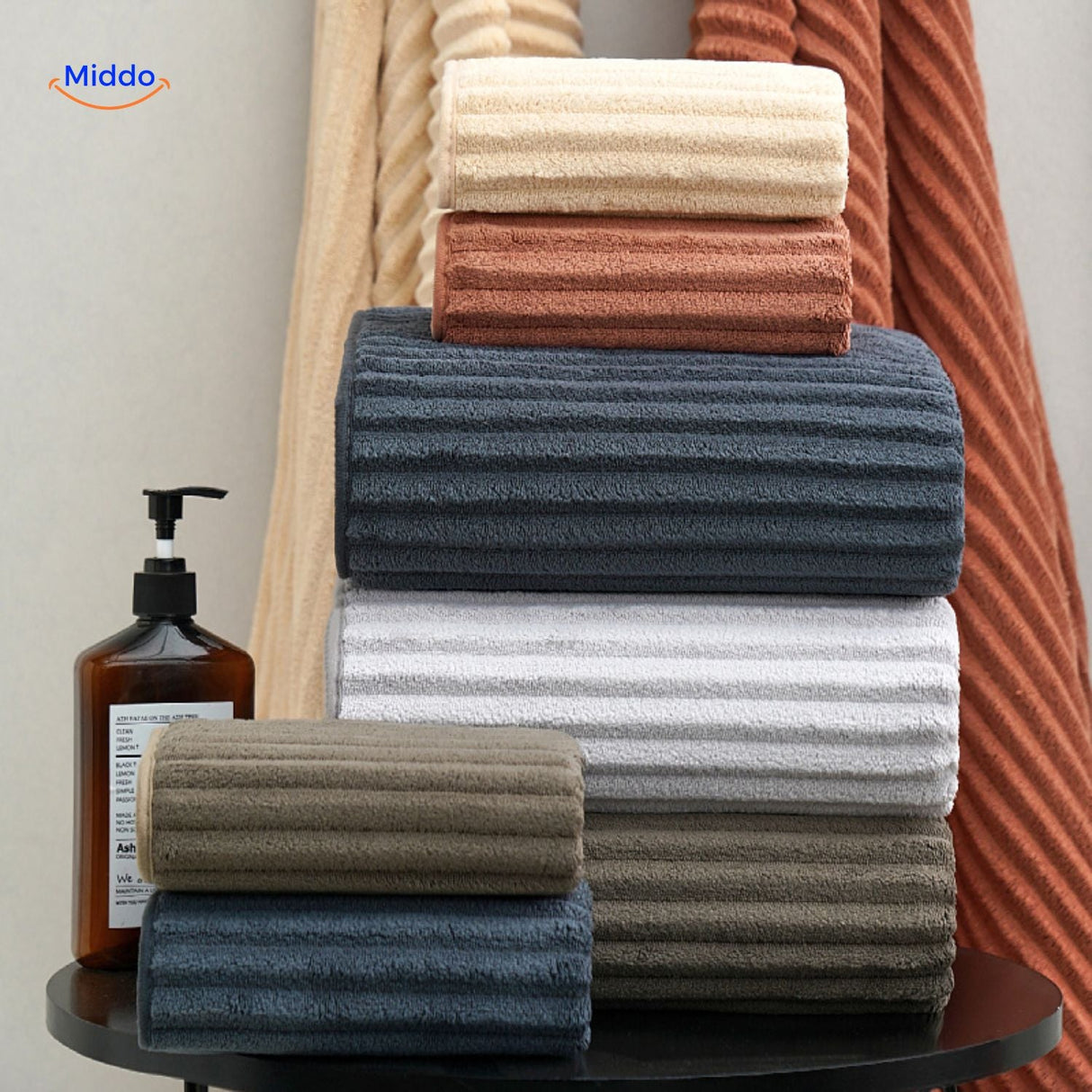 PineappleGrid bath towel with quick-dry and ultra-absorbent properties.