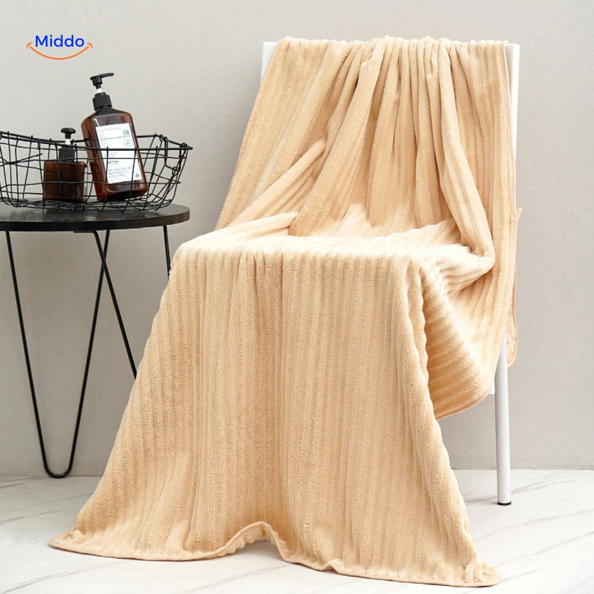 Ideal bath towel gift for autumn season with quick-dry technology.