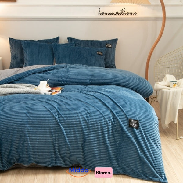 Winter fleece duvet cover in soft light blue perfect for cool bedroom comfort.