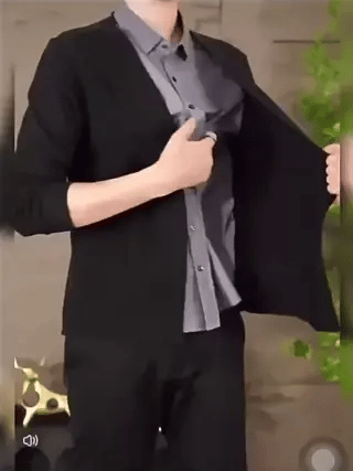 High quality fabric texture details of 2-in-1 knit shirt.