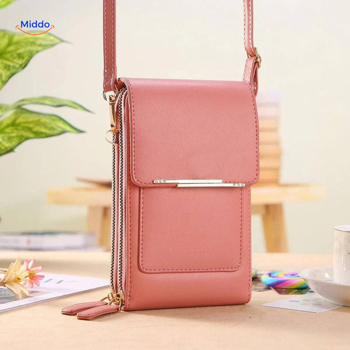 Pink TouchScreenGo shoulder bag combining compact design and durability.