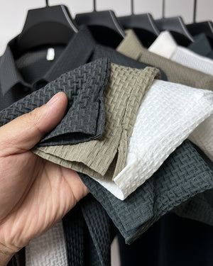 BreezeWear textured polo shirt - zoom detail