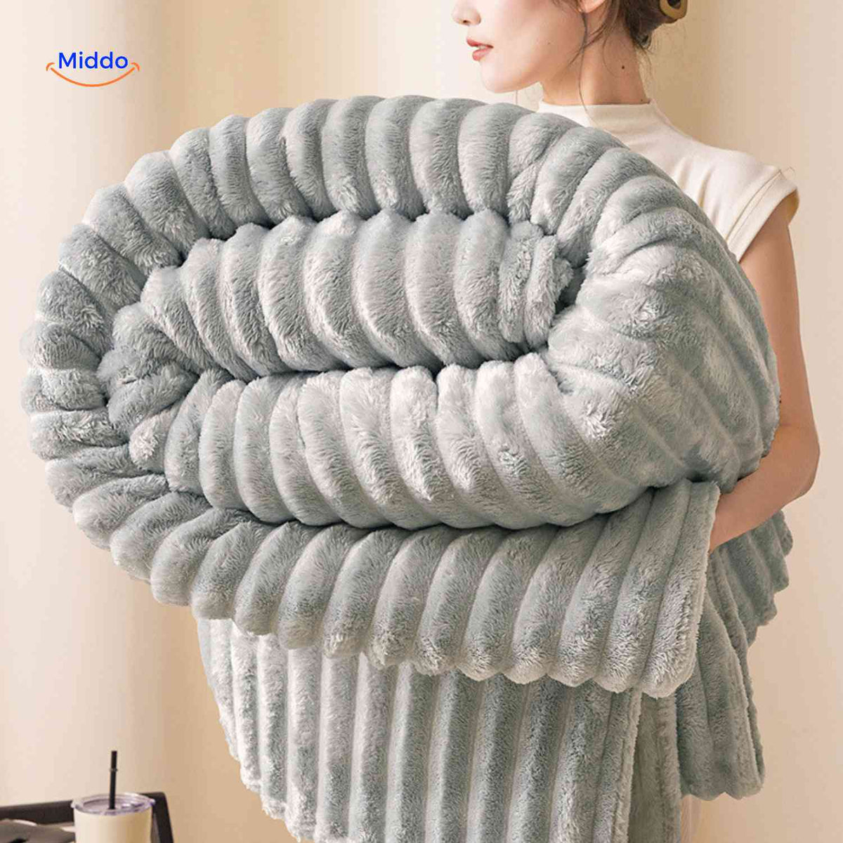 Fluffina fluffy plush ribbed blanket