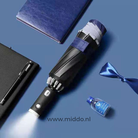 OnePlu automatic windproof umbrella in blue with reflective edge.