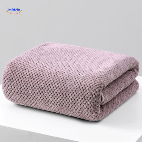 Beautiful bath towel with excellent absorbent qualities.