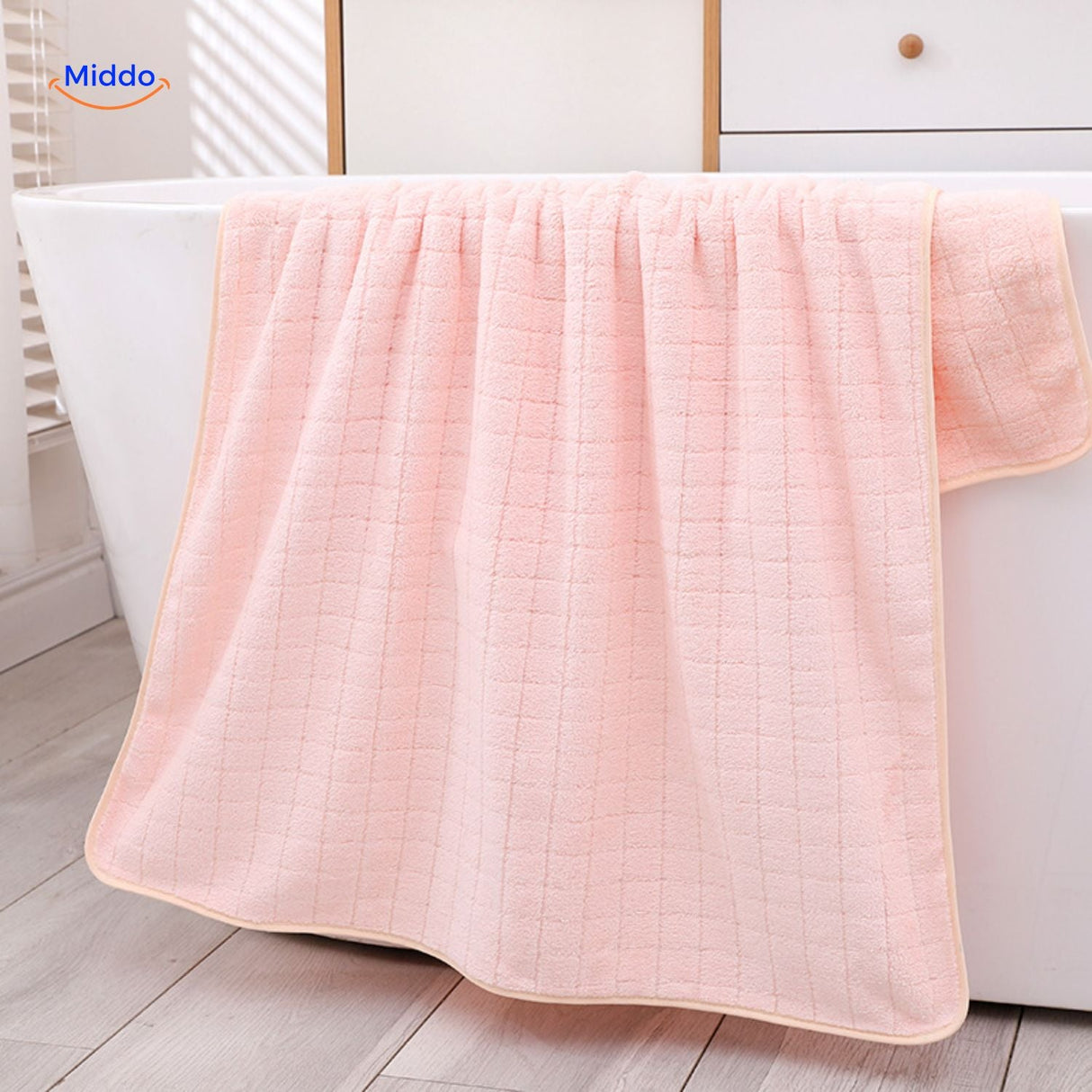 Absorbent quick-dry bath towel suitable for any occasion or gift.