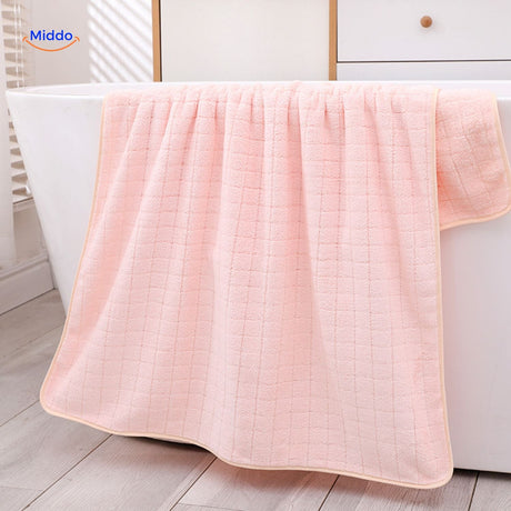 Absorbent quick-dry bath towel suitable for any occasion or gift.