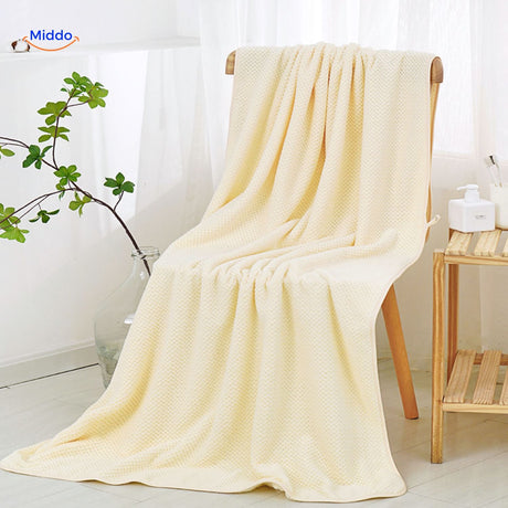 Absorbent quick-dry bath towel that makes an excellent gift choice.