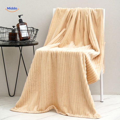 Ideal bath towel gift for autumn season with quick-dry technology.