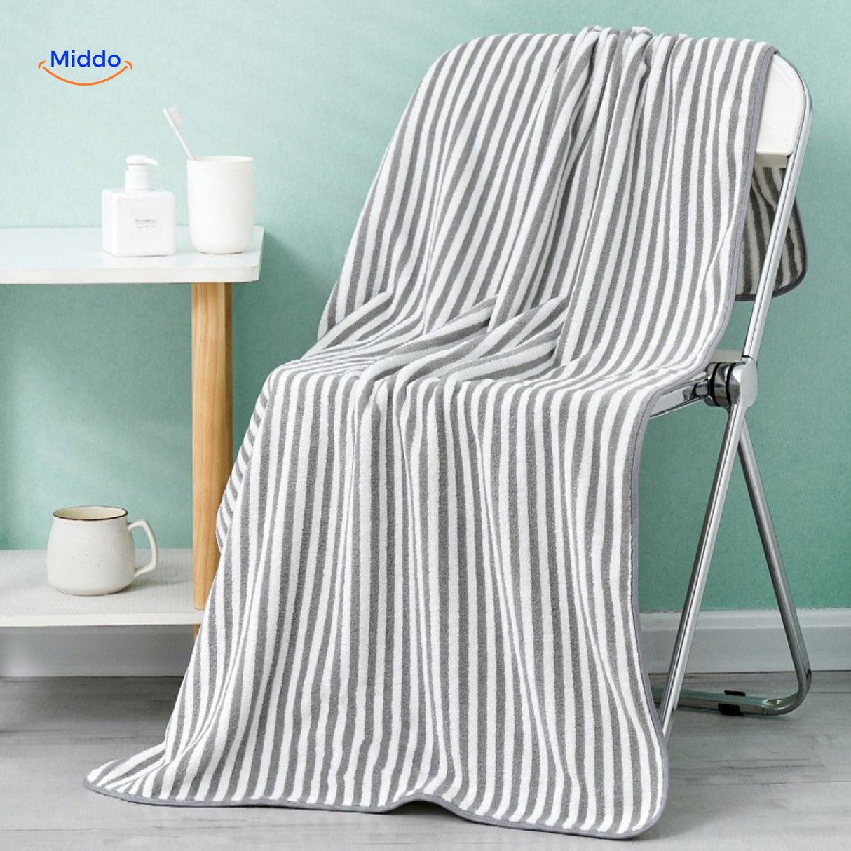 Soft and quick-dry bath towel with absorbent fabric perfect as a gift.