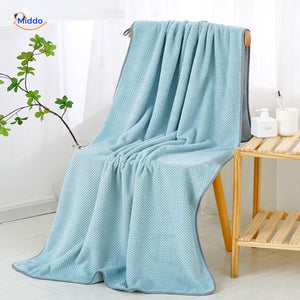 Soft and quick-dry bath towel offering luxury everyday use.
