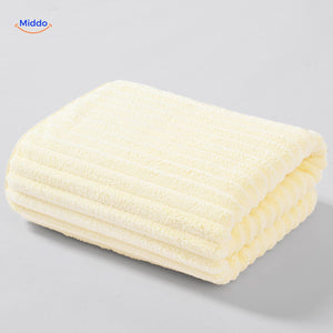 Stylish bath towel featuring quick-dry technology and soft texture.