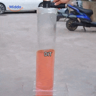 Animated demonstration of the cordless blower function in action.