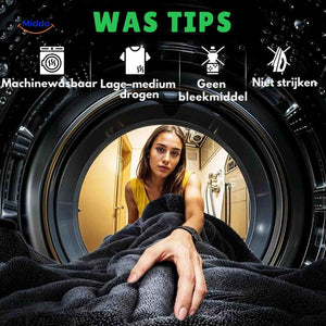 Machine-washable BraidDry microfiber towel works on cars, boats, and surfaces.