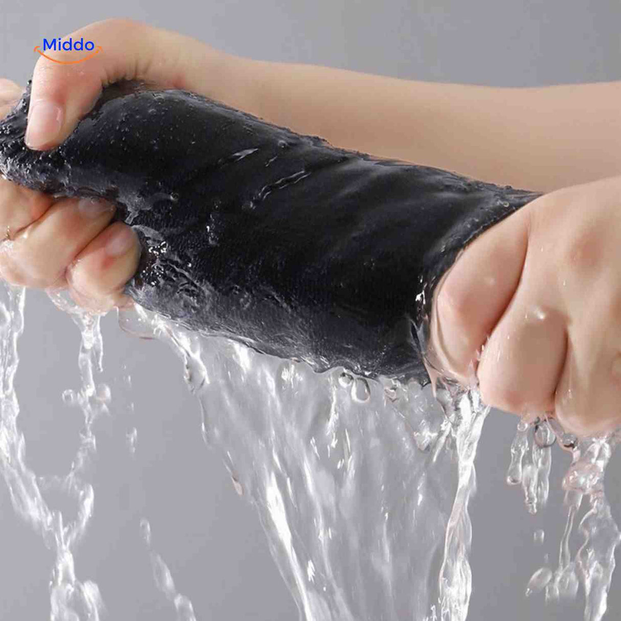 Water-absorbent BraidDry microfiber provides fast drying for vehicles.