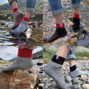 Breathable five-toe socks combining durability with everyday comfort and protection.