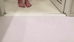 Color-changing blood effect bath mat transforms with moisture.