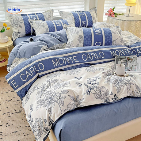 Blue and white floral bedding set in pure cotton, ideal for mother and baby.