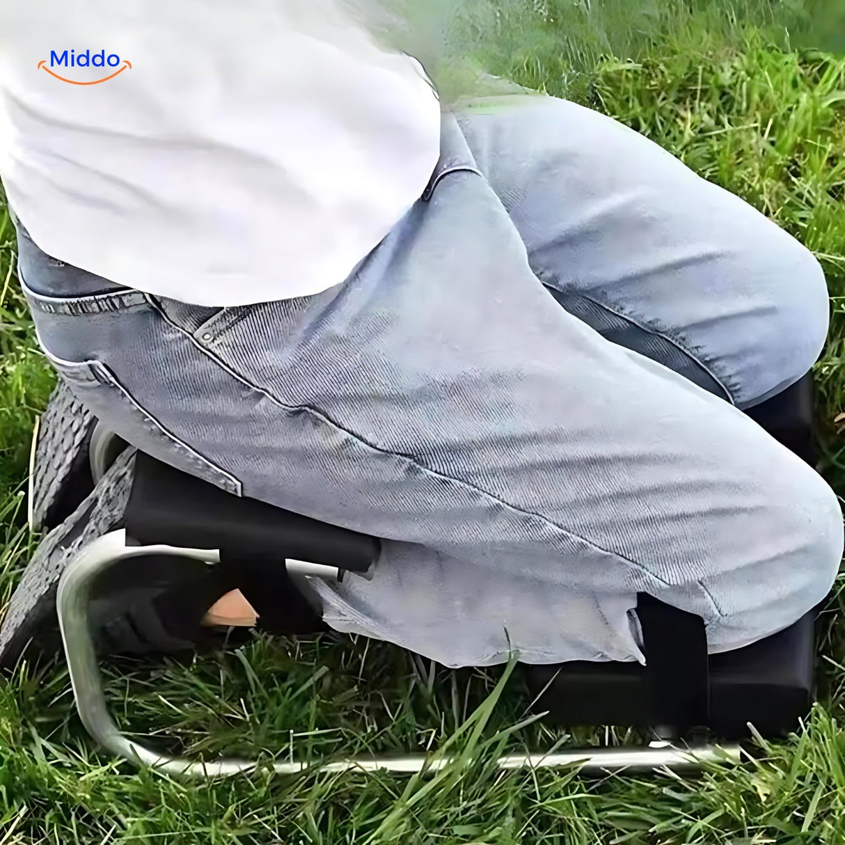 Durable and portable kneeler stool construction designed for garden and outdoor use.