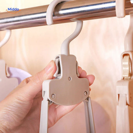 FlexiHanger Pro hooks with strong grip and flexible closure design.