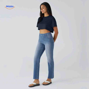 Flexiva slim-fit jeans in light blue denim with stretch fabric.