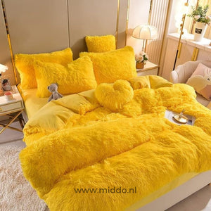 Teddy fleece bedding set in warm yellow color with heart pillow included