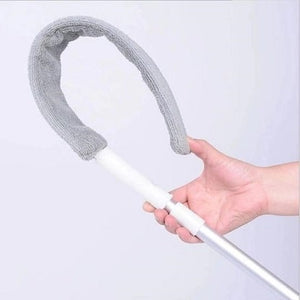Duster with flexible head that bends to access tight corners.