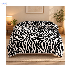 Plush duvet cover: zebra print on the bed