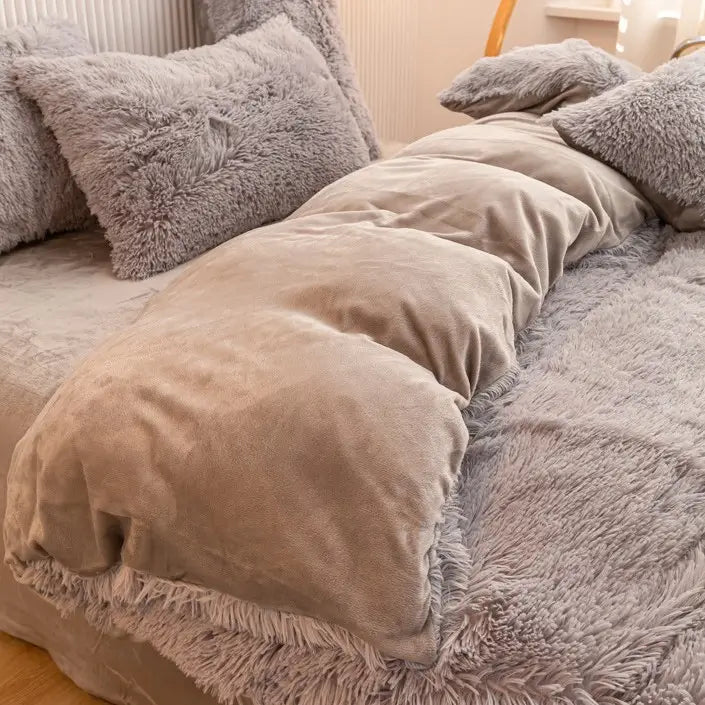Teddy Fluffy fleece bedding set in Taupe Gray