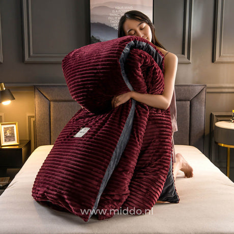 Rich wine red velvet fleece duvet cover for sophisticated warmth.
