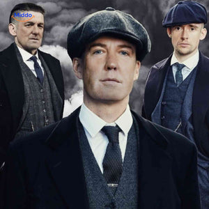 Dark gray wool vintage flat cap with classic newsboy style and all-season comfort.