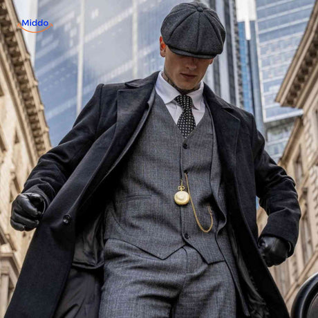 Gray vintage newsboy cap in wool blend, peaky blinders inspired design.